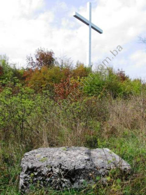 Prahistorijska gradina, kasnoantička utvrda – refugij, ostaci kasnoantičke crkve posvećene sv. Luciji i nekropole sa stećcima u Podastinju, spomenička cjelina i historijsko područje