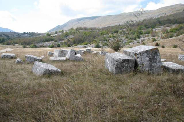 Prahistorijski tumulus i nekropola sa stećcima na lokalitetu Dabića (Velika) poljana, na obroncima planine Bahtijevice, historijsko područje
