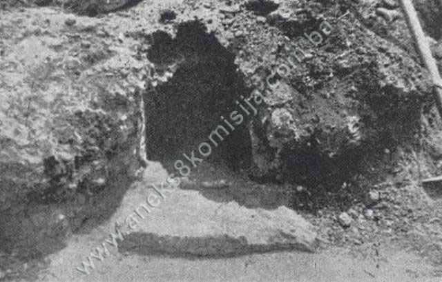 Nekropola sa stećcima i ostaci srednjovjekovne crkve na lokalitetu “Crkvina“ u Razićima, historijsko područje