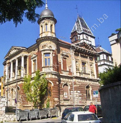 Kompleks vila iz austrougarskog perioda u Petrakijinoj ulici (Vila Mandić, vila Heinricha Reitera, vila Hermine Radisch i vila Forstratha Miklaua), graditeljska cjelina