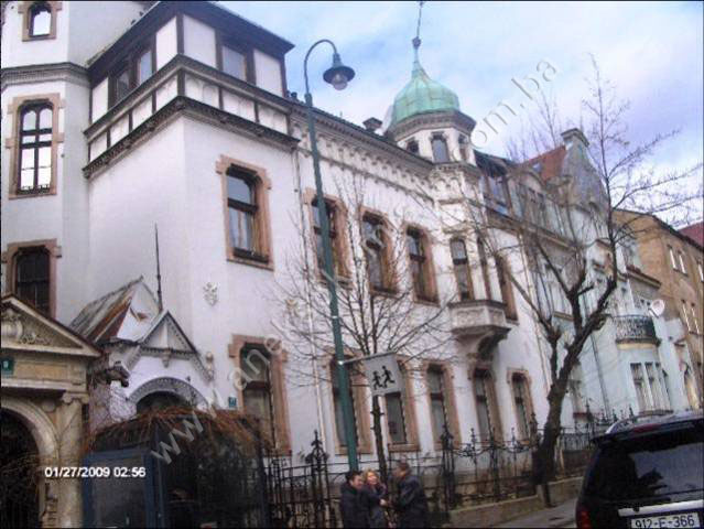 Kompleks vila iz austrougarskog perioda u Petrakijinoj ulici (Vila Mandić, vila Heinricha Reitera, vila Hermine Radisch i vila Forstratha Miklaua), graditeljska cjelina
