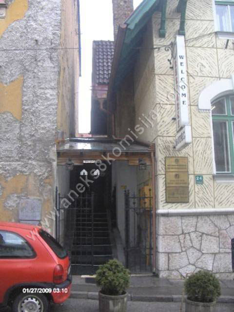 Kompleks vila iz austrougarskog perioda u Petrakijinoj ulici (Vila Mandić, vila Heinricha Reitera, vila Hermine Radisch i vila Forstratha Miklaua), graditeljska cjelina