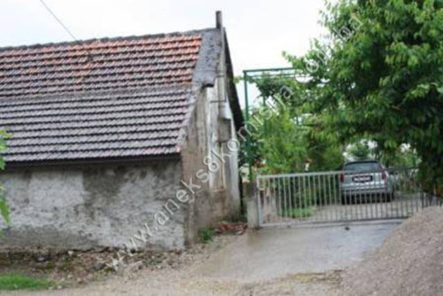 Rimska vila (Villa Rusticae) u Višićima, (lokalitet „Kućišta“) sa ostacima iz rimskog antičkog perioda, ranog i kasnog srednjeg vijeka (slavensko naselje i groblje), arheološko područje