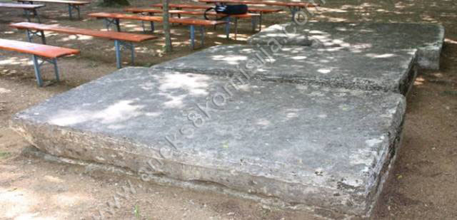 Nekropola sa stećcima Šarapovlje (Vitina) u Kruševu, historijsko područje