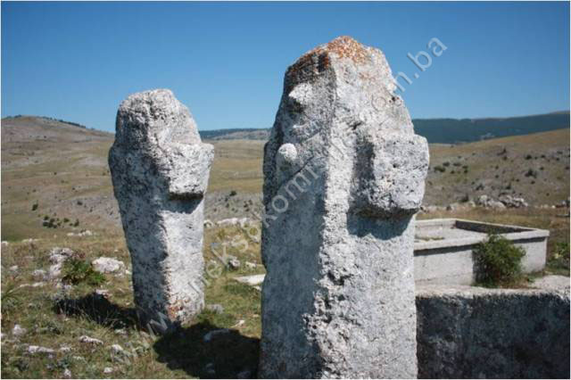 Blatačko jezero sa dijelom kanjona rijeke Rakitnice, prahistorijskim grobnim gomilama, nekropolama sa stećcima i nišanima, naselje Blace, kulturni pejzaž
