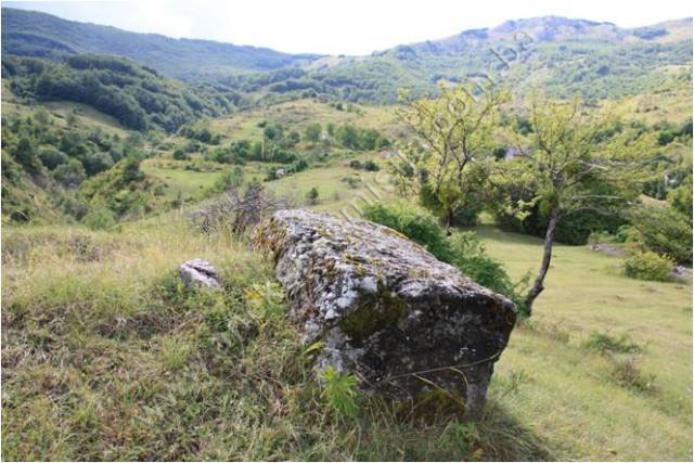 Prahistorijski tumulusi, nekropole sa stećcima i nišanima u selu Sovići, grobljanska cjelina