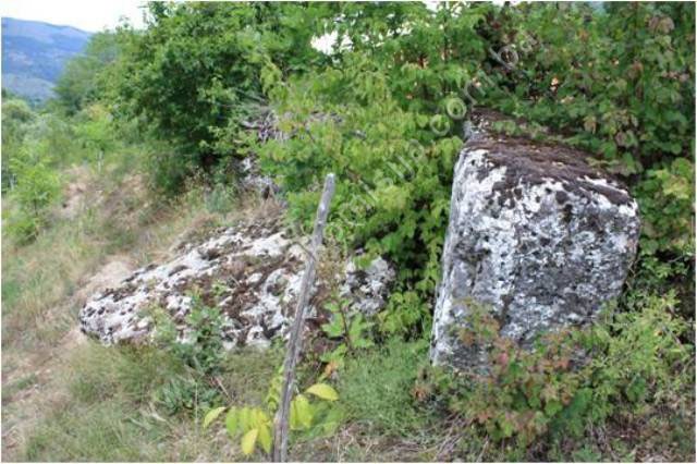 Prahistorijski tumulusi, nekropole sa stećcima i nišanima u selu Sovići, grobljanska cjelina