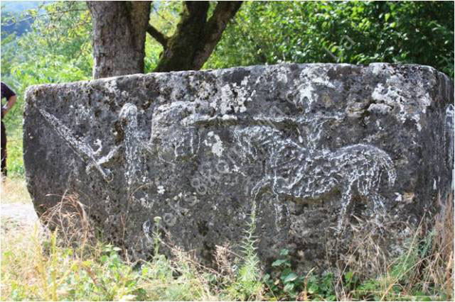Prahistorijski tumulusi, nekropole sa stećcima i nišanima u selu Sovići, grobljanska cjelina