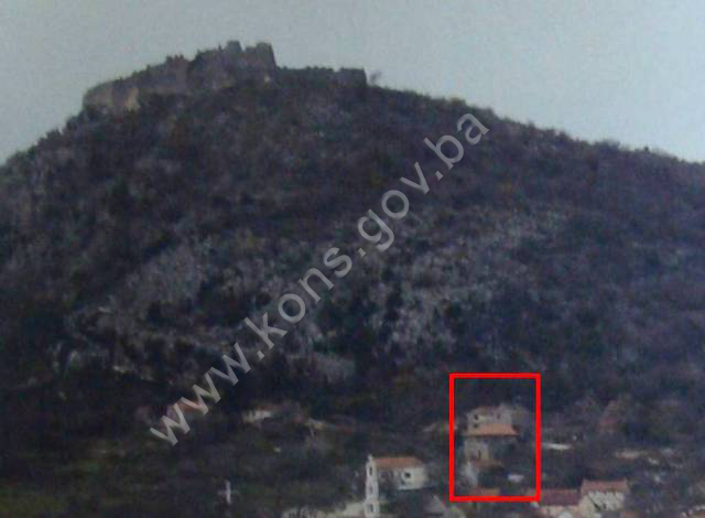 Lalića kula sa dvorima, graditeljska cjelina