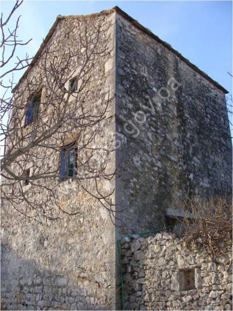 Lalića kula sa dvorima, graditeljska cjelina