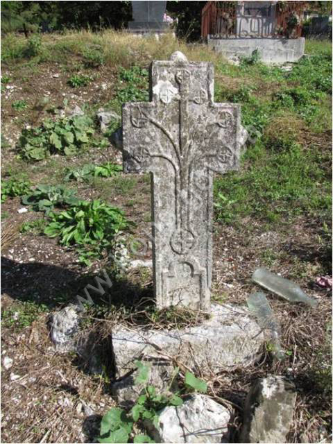 Pravoslavna crkva Uspenja Bogorodice sa nekropolom sa stećcima i starim kamenim nadgrobnicima (krstačama) u selu  Drijenjani, Popovo polje, graditeljska cjelina