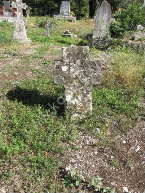 Pravoslavna crkva Uspenja Bogorodice sa nekropolom sa stećcima i starim kamenim nadgrobnicima (krstačama) u selu  Drijenjani, Popovo polje, graditeljska cjelina