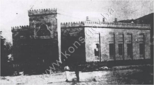 Šarena (Časna, Atik, Gradska, Behram-begova) džamija sa haremom, ulazni portal i mjesto Behram-begove medrese, graditeljska cjelina