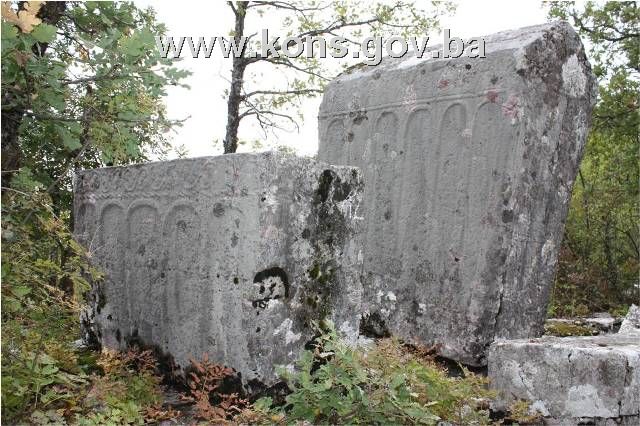 Prahistorijski tumulus i nekropola sa stećcima Grebnice – Bunčići u selu Radmilovića Dubrava, povijesno područje