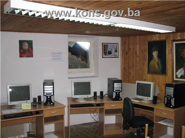 Zgrada Klostera (Samostan i škola časnih sestara Klanateljica Krvi Kristove i Zgrada I zasjedanja AVNOJ-a (Muzej AVNOJ-a), graditeljska cjelina