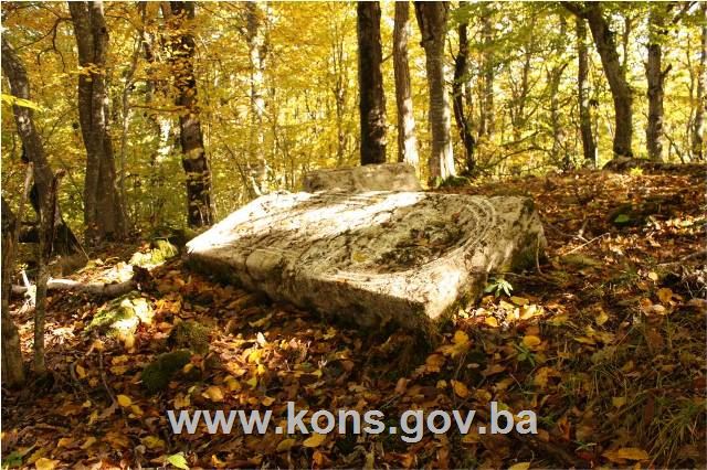 Nekropola sa stećcima i četiri kasnoantička nadgrobnika na lokalitetu Mramor (Crkvina) u Vrbici, historijsko područje