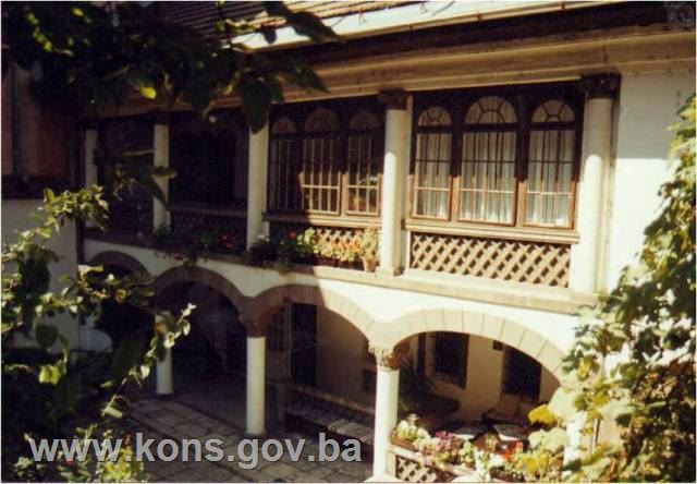 Rodna kuća Vladislava Skarića (Kuća Jeftana Despića, Objekat Muzeja književnosti i pozorišne umjetnosti BiH), stambena graditeljska cjelina