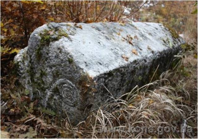Prahistorijski tumulus i nekropola sa stećcima na lokalitetu Mramorje u zaseoku Raonići, Kaoštice, historijsko područje