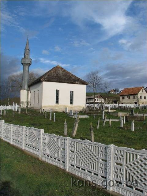 Harem džamije Trnovi, Polje, historijsko područje