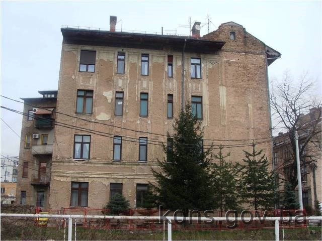 Grupa zgrada u Kotromanićevoj ulici (Kotromanićeva br. 36,  br. 38. i zgrada na uglu Kotromanićeve i ul. Kalmija Baruha), graditeljska cjelina