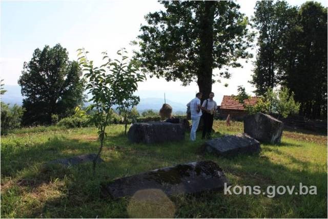 Nekropole sa stećcima na lokalitetu Mramorje i Strane u Bulatovcima, historijsko područje