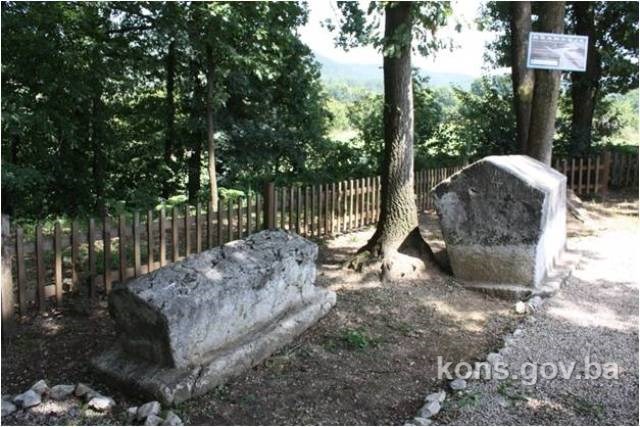 Nekropole sa stećcima na lokalitetu Mramorje i Strane u Bulatovcima, historijsko područje