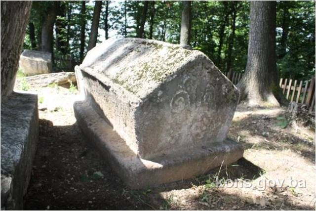 Nekropole sa stećcima na lokalitetu Mramorje i Strane u Bulatovcima, historijsko područje