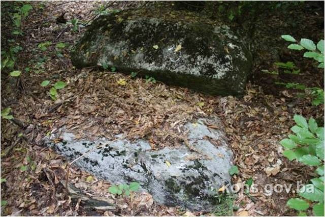 Nekropole sa stećcima na lokalitetu Mramorje i Strane u Bulatovcima, historijsko područje