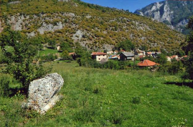 Nekropola sa stećcima na lokalitetu Ravnice u Dubočanima, historijsko područje