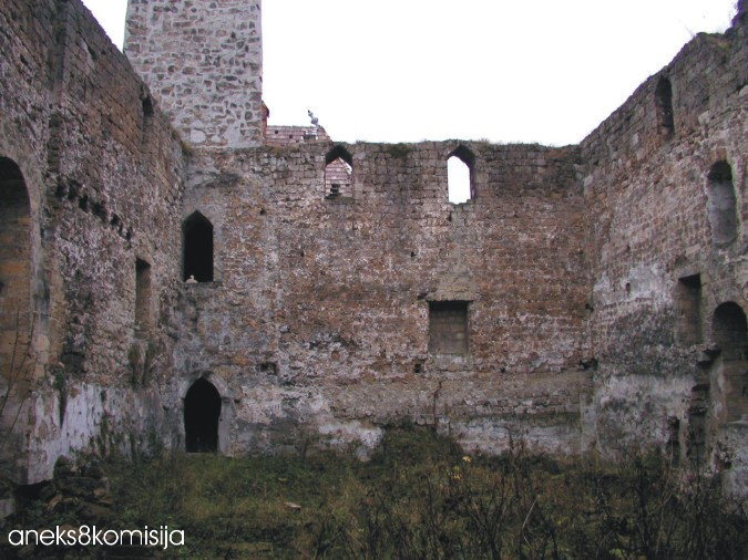 Crkva sv. Marije (pretvorena u Fethija, odnosno Sultan Sulejmanovu džamiju, 1528. godine) sa zvonikom sv. Luke, graditeljska cjelina