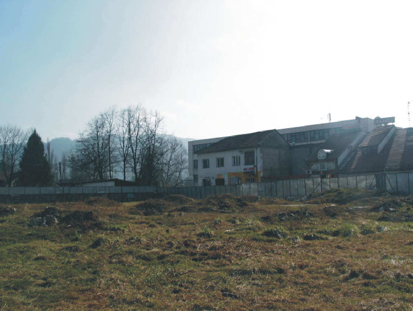 Ferhad-pašina džamija (Ferhadija) u Banjoj Luci, sa Ferhad-pašinim turbetom,Turbetom Safi-kadune, Turbetom Ferhad-pašinih bajraktara, šadrvanom, džamijskih haremom, ogradnim zidovima i portalom, područje i ostaci graditeljske cjeline
