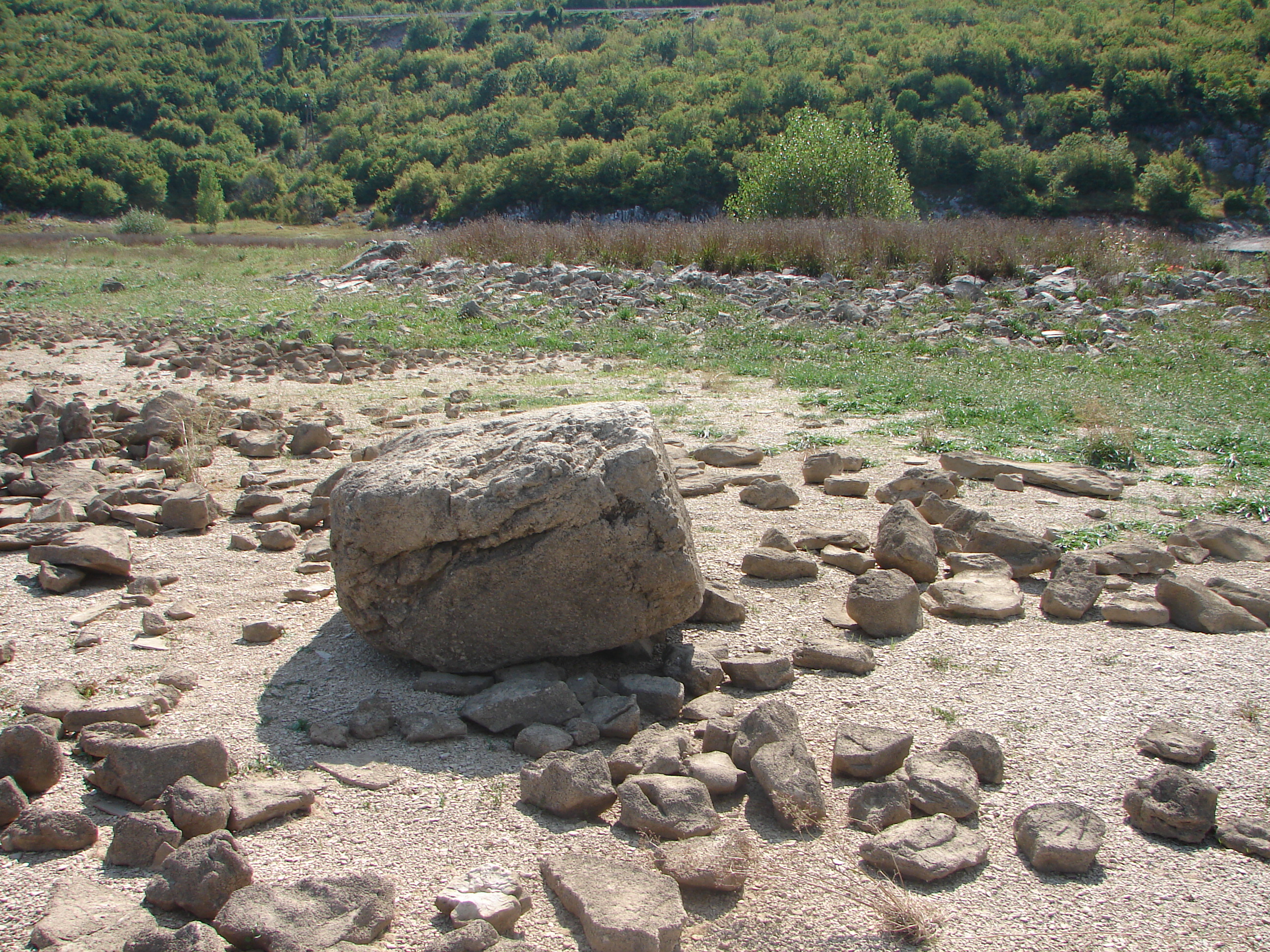 Rešetarica, arheološko područje s ostacima ranokršćanske bazilike, dvije nekropole i pokretnim naslijeđem